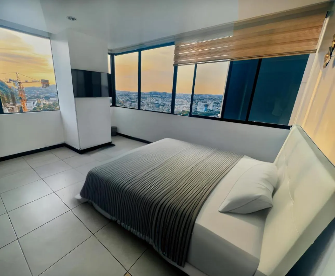Departamentos De Lujo En Puerto Santa Ana, Guayaquil Ecuador Apartment Ecuador