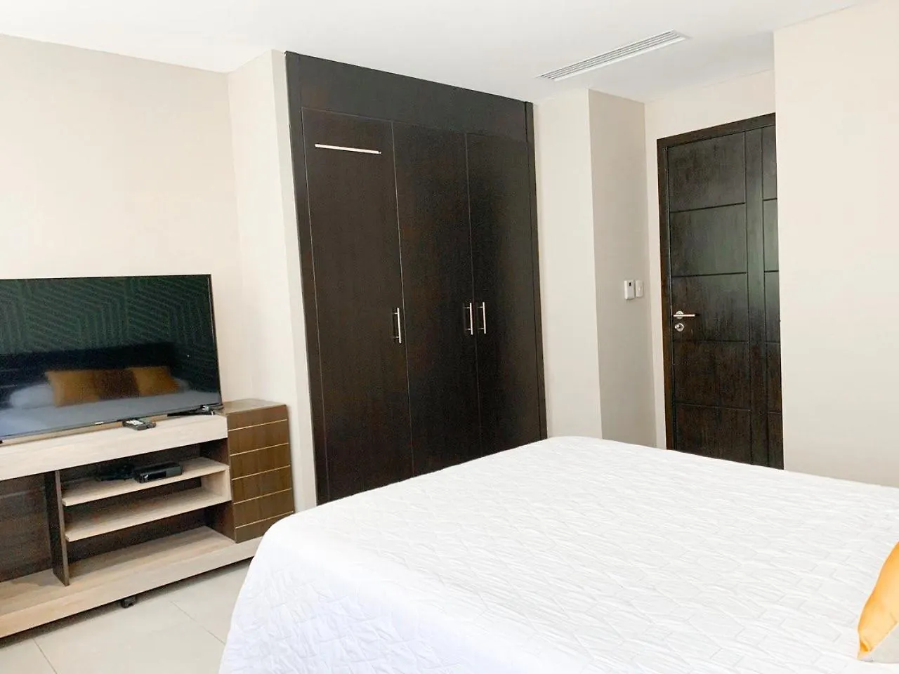 Departamentos De Lujo En Puerto Santa Ana, Guayaquil Ecuador Apartment Ecuador
